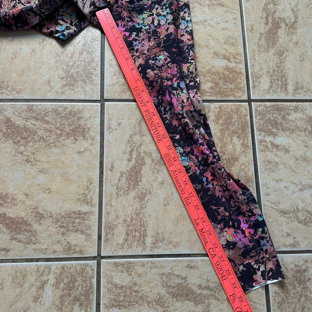 Lululemon Base‎ Pace High-Rise Leggings 25" Stencil Blossom Red Multi Size 4 - Picture 3 of 10